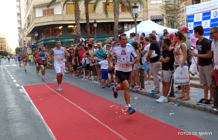 Raúl Domene entrando a meta