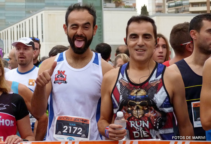 Iván Samper con el dorsal 2172 en la línea de salida