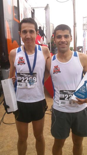 Iván y Jorge tras recibir los trofeos