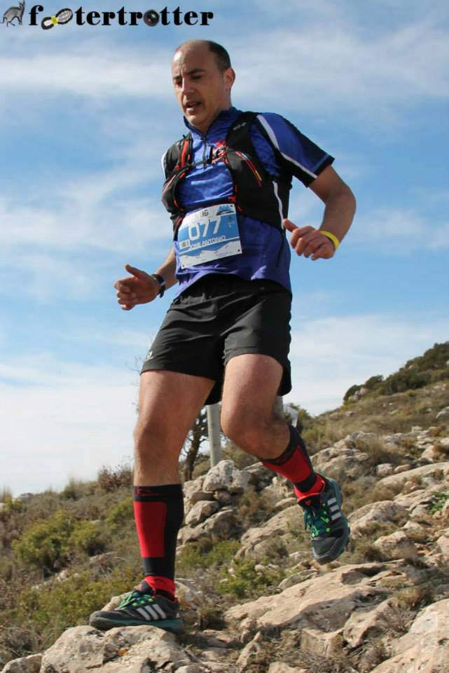 José Antonio Azorín durante el descenso de La Madama (Sierra del Carche)