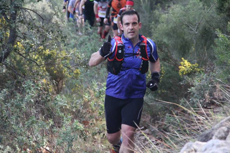 Juan José Ortuño durante el ascenso a la Penya del Frare