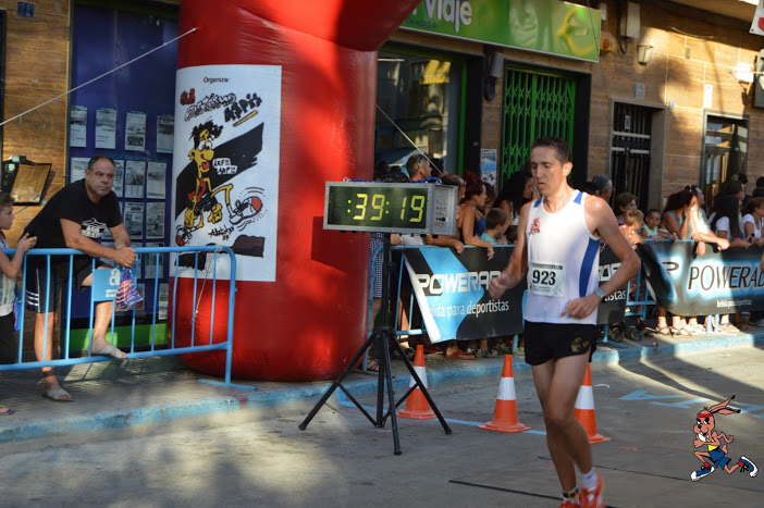 Iván Berbegal entrando en meta