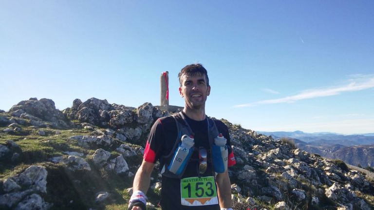 Antonio en la cima del Pico Mentiras