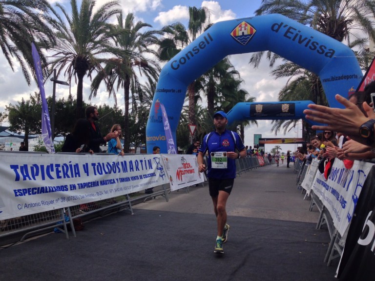 Vicente llegando a la línea de meta