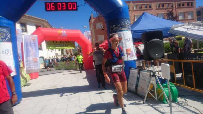 José Antonio Mena entrando en meta