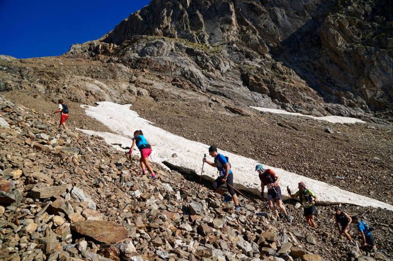 Raúl Domene en ascenso a Garmo Negro