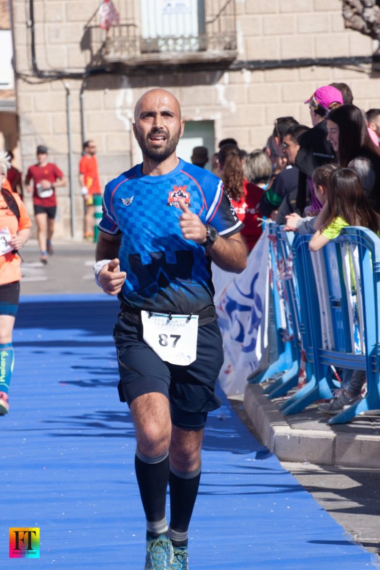 Ramón Mira entrando en meta