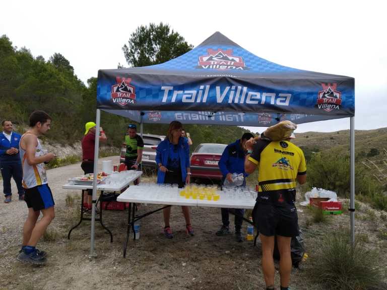 Avituallamiento gestionado por CDME Trail Villena 1