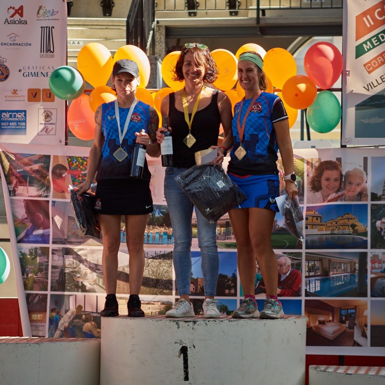 Davinia y Lluna en el podio